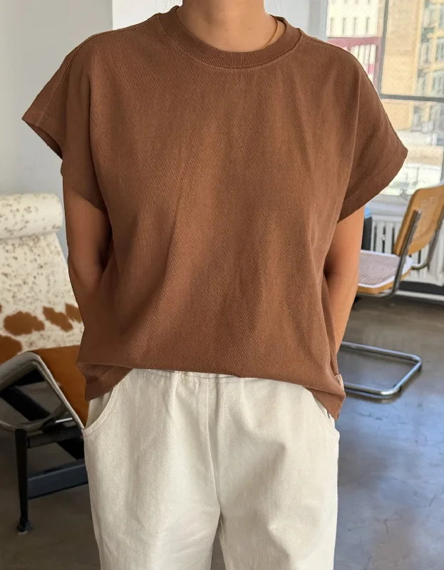 Clean Tops-Jeanne Tee in Mud