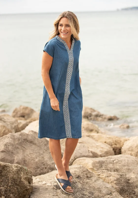 Plaid cozy dresses-Embroidered Denim Dress