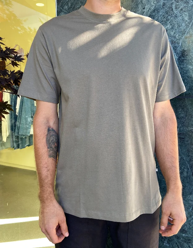 Street Art Tops-Aarhus Tee in Dusty Olive