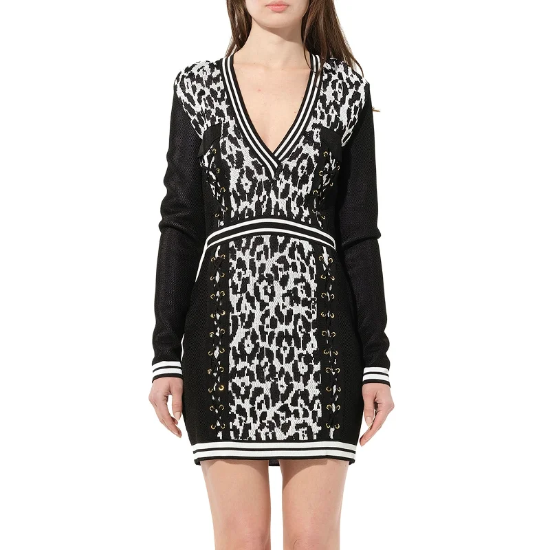 Snake sleek dresses-Knit Dress in Black/White